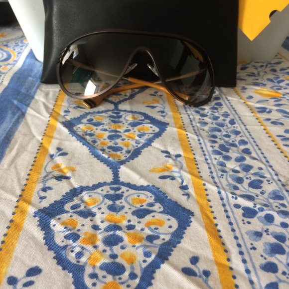 Fendi Sunglasses - Picture 1 of 2
